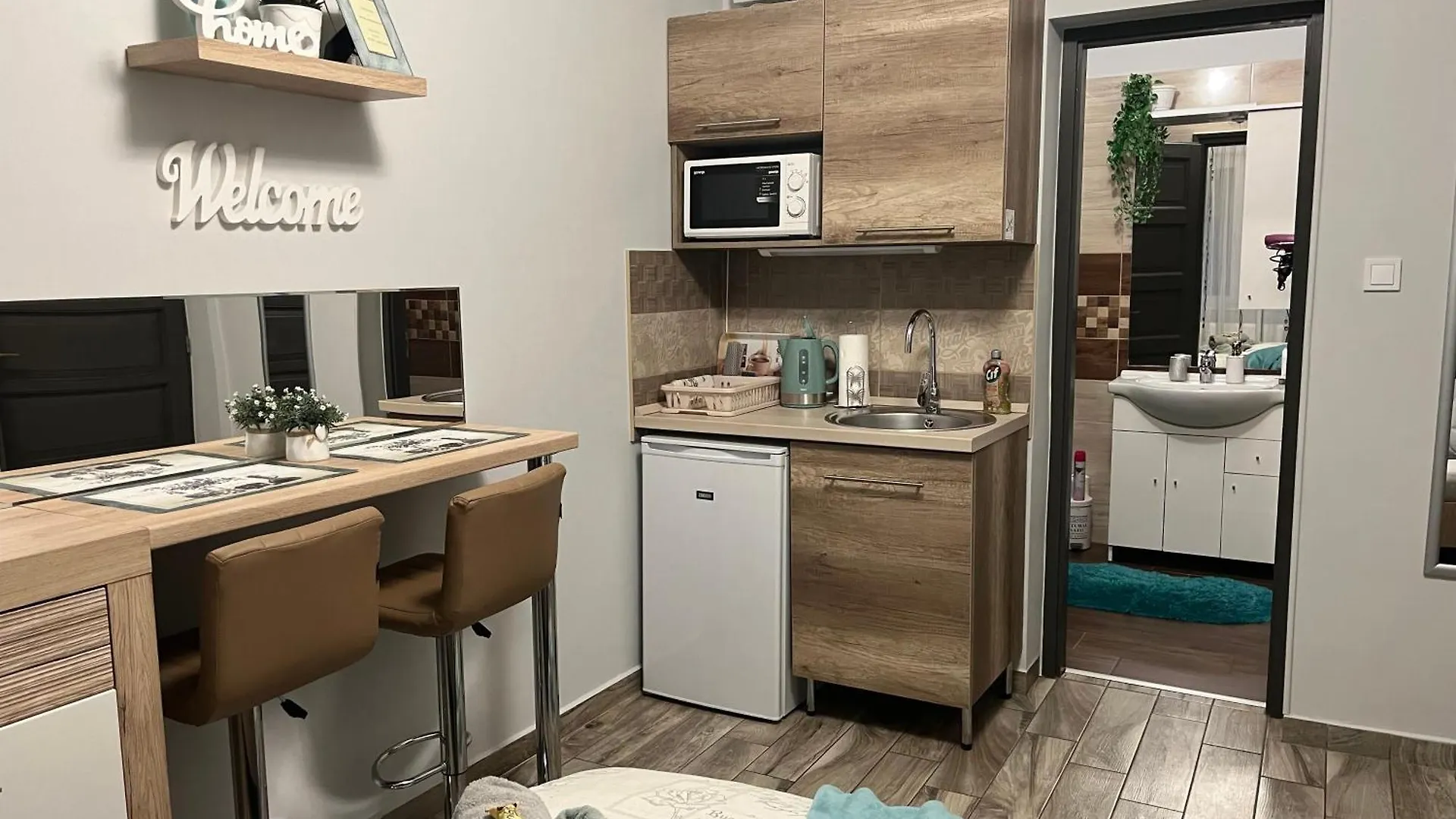 Silver Apartman エゲル